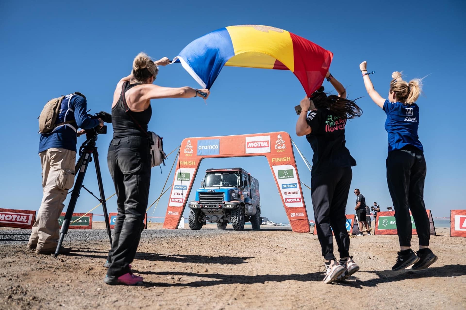 Albert Llovera-Margot Llobera-Marc Torres completen amb éxit el Dakar