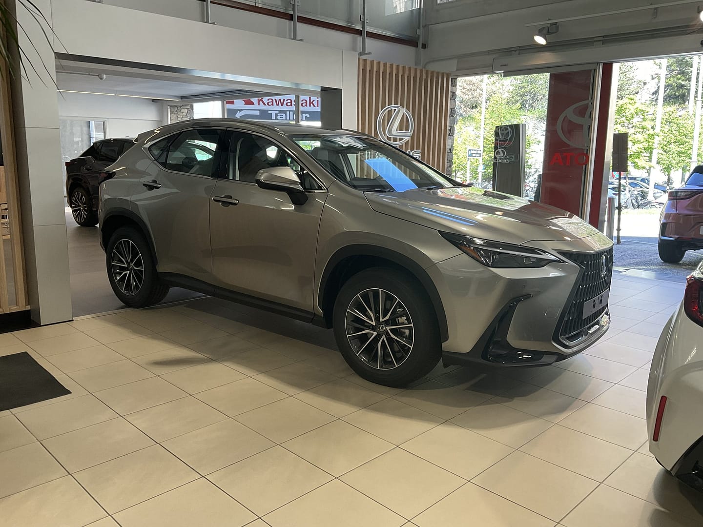 Lexus NX 350h Business