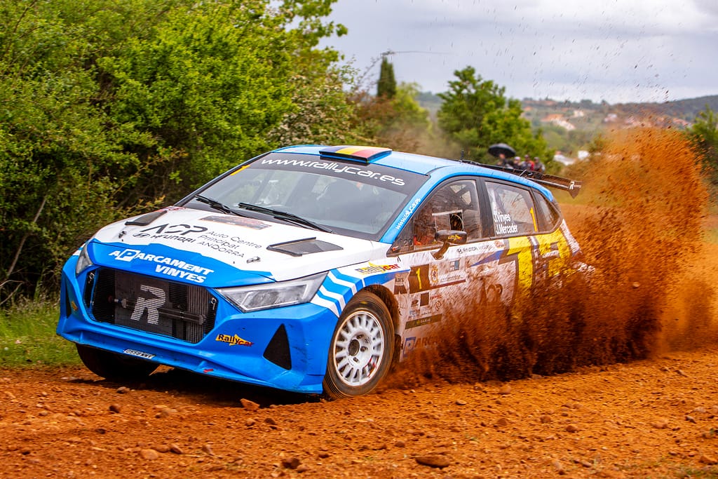 Una sortida de pista deixa sense opcions a Vinyes-Mercader a León