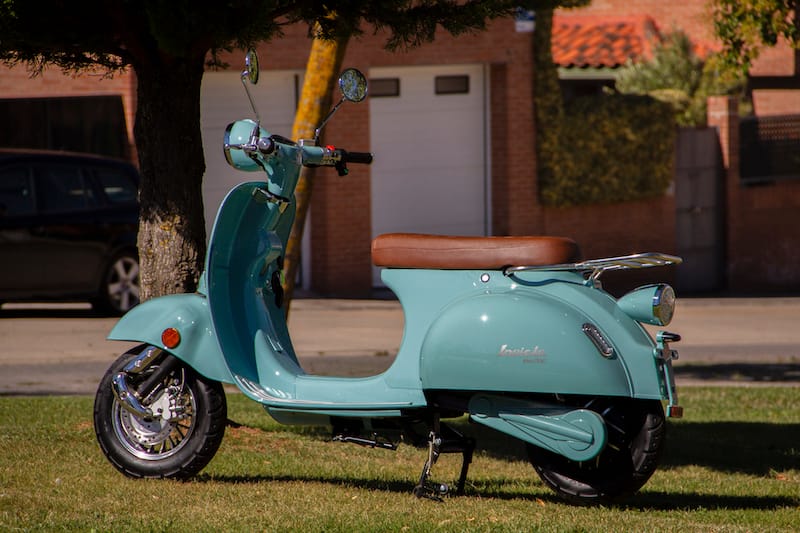 Invicta electric EV Rueda, un escúter elèctric de disseny vintage