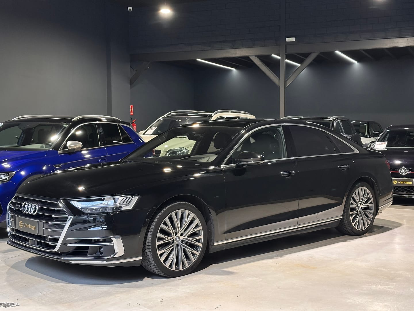 AUDI A8_160727af23ab