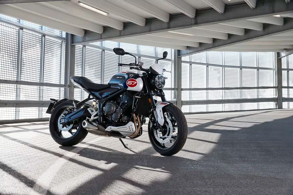 Triumph Trident 660 Triple Tribute Edition: tribut a una gran campiona