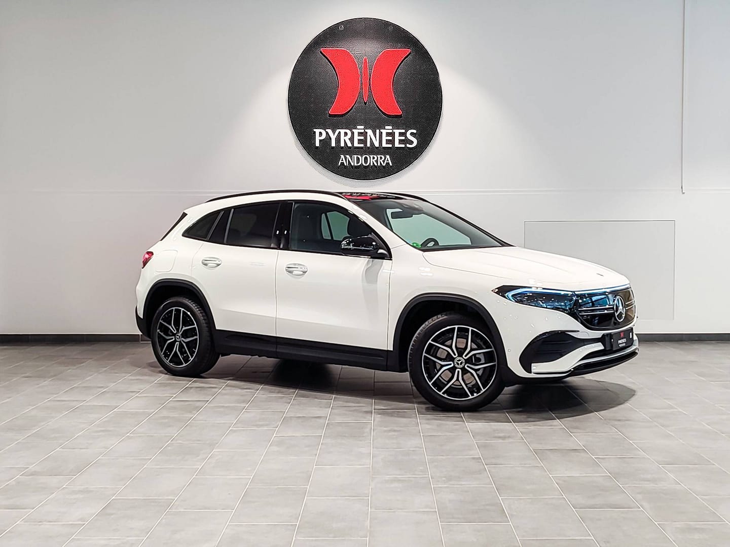 Mercedes-Benz EQA. 300 4Matic