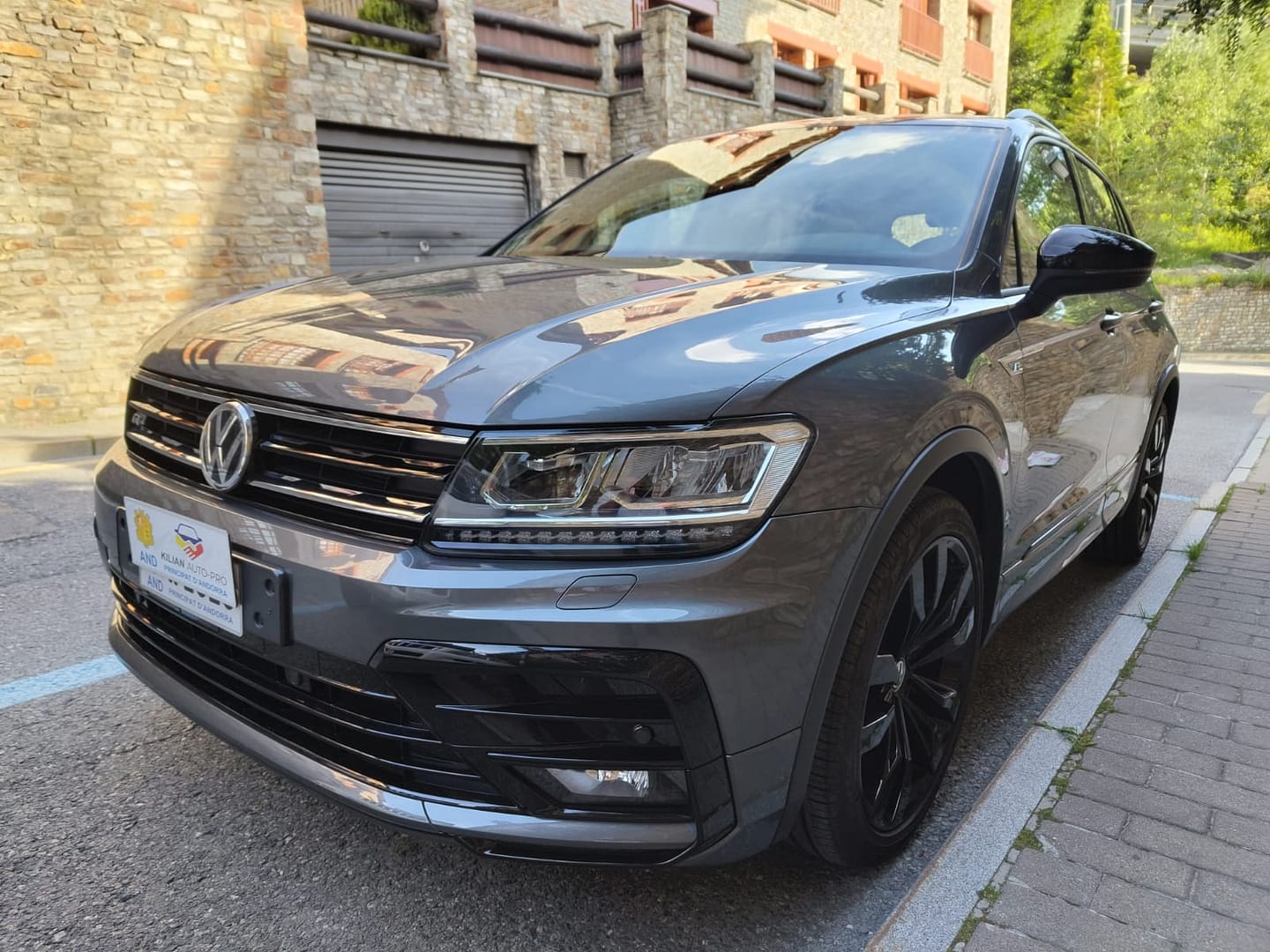 Volkswagen Tiguan R LINE