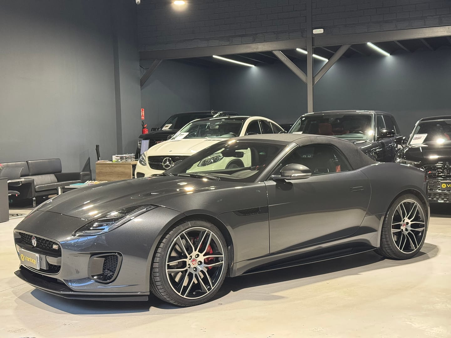 JAGUAR-F-TYPE_cbce5f6a8f30