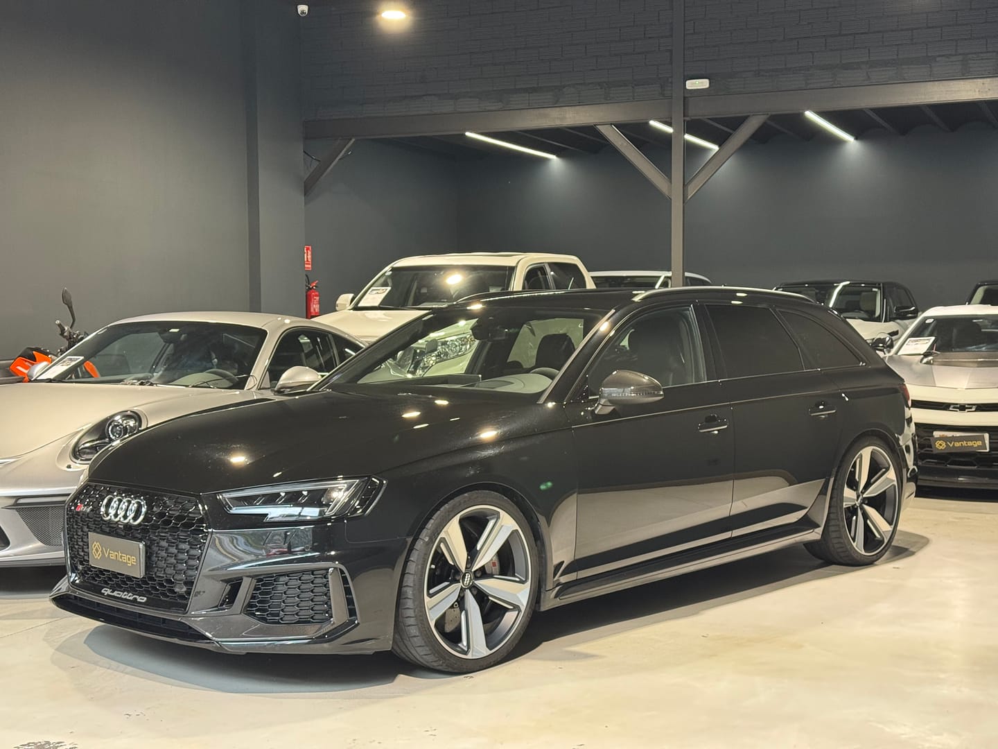 AUDI RS4_d4130b3d8f5b