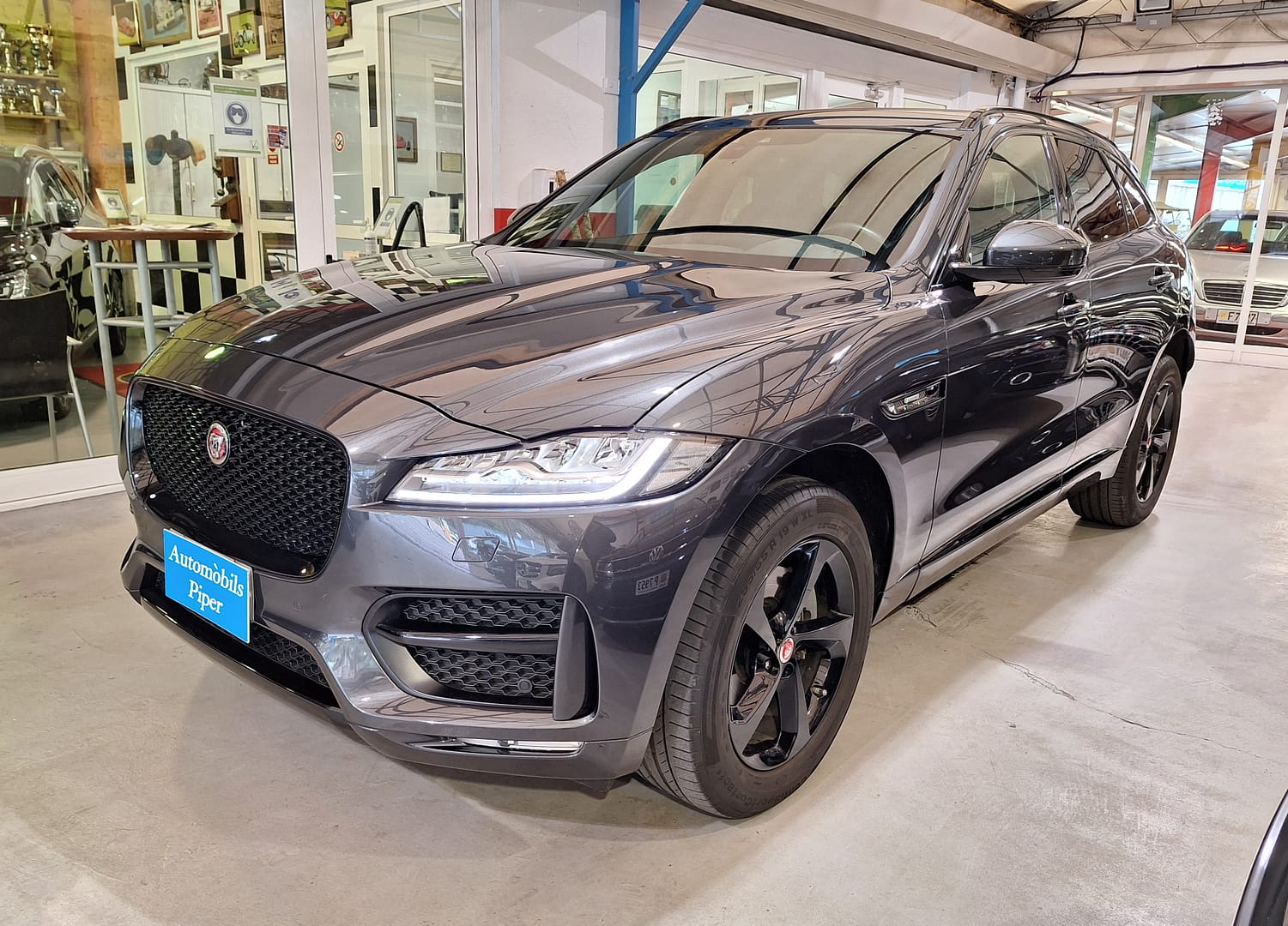 Jaguar F-Pace 30T AWD R-Sport