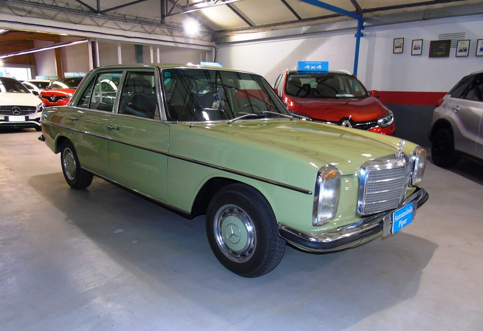 Mercedes-Benz 240 D