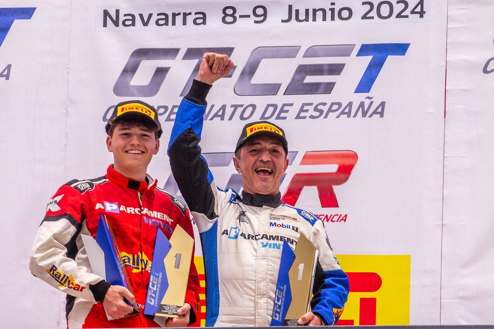 Joan Vinyes Jr celebra al podi de Los Arcos el seu debut en asfalt