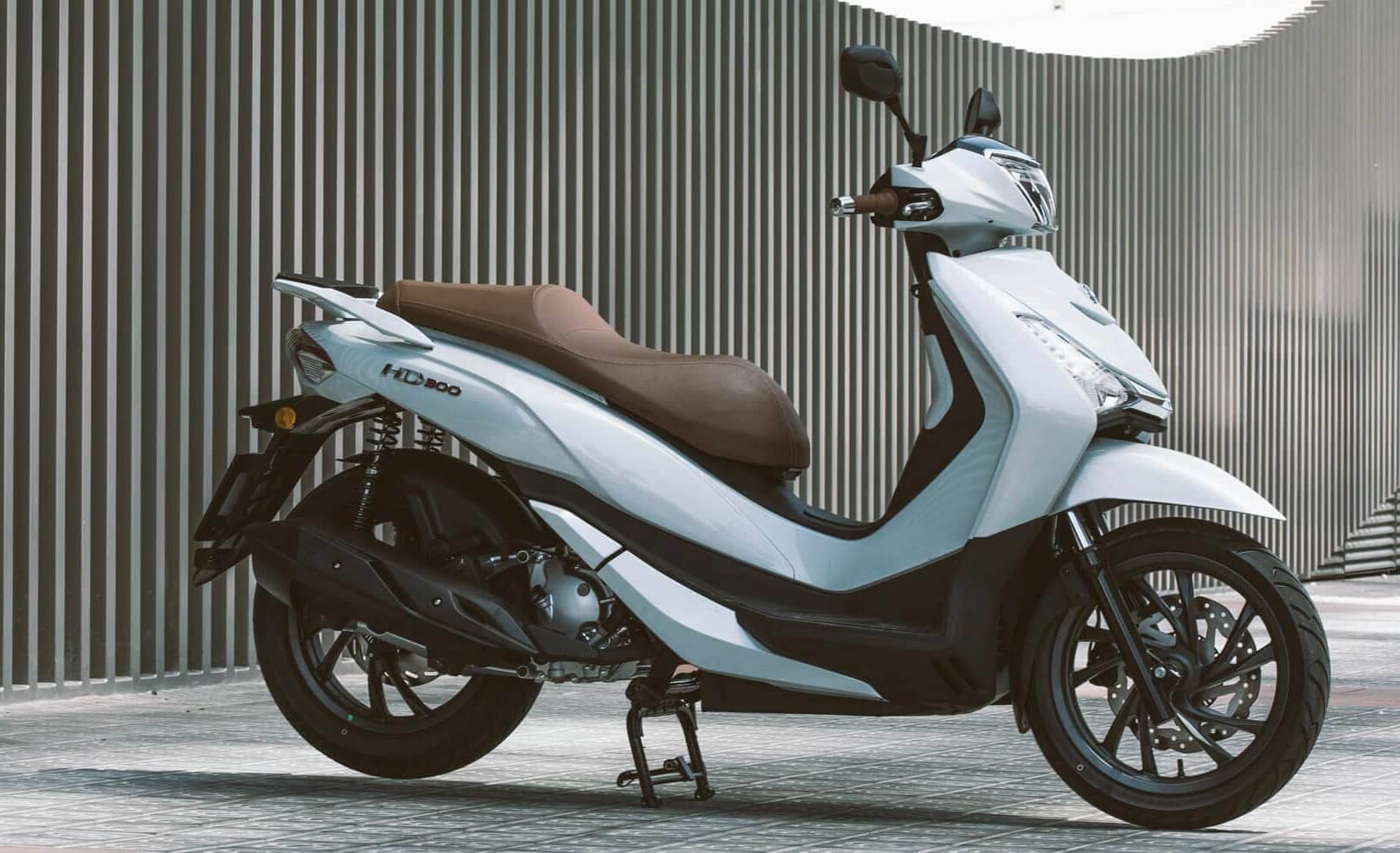 SYM HD 300: CÒMODITAT MÉS ENLLÀ DE LA CIUTAT