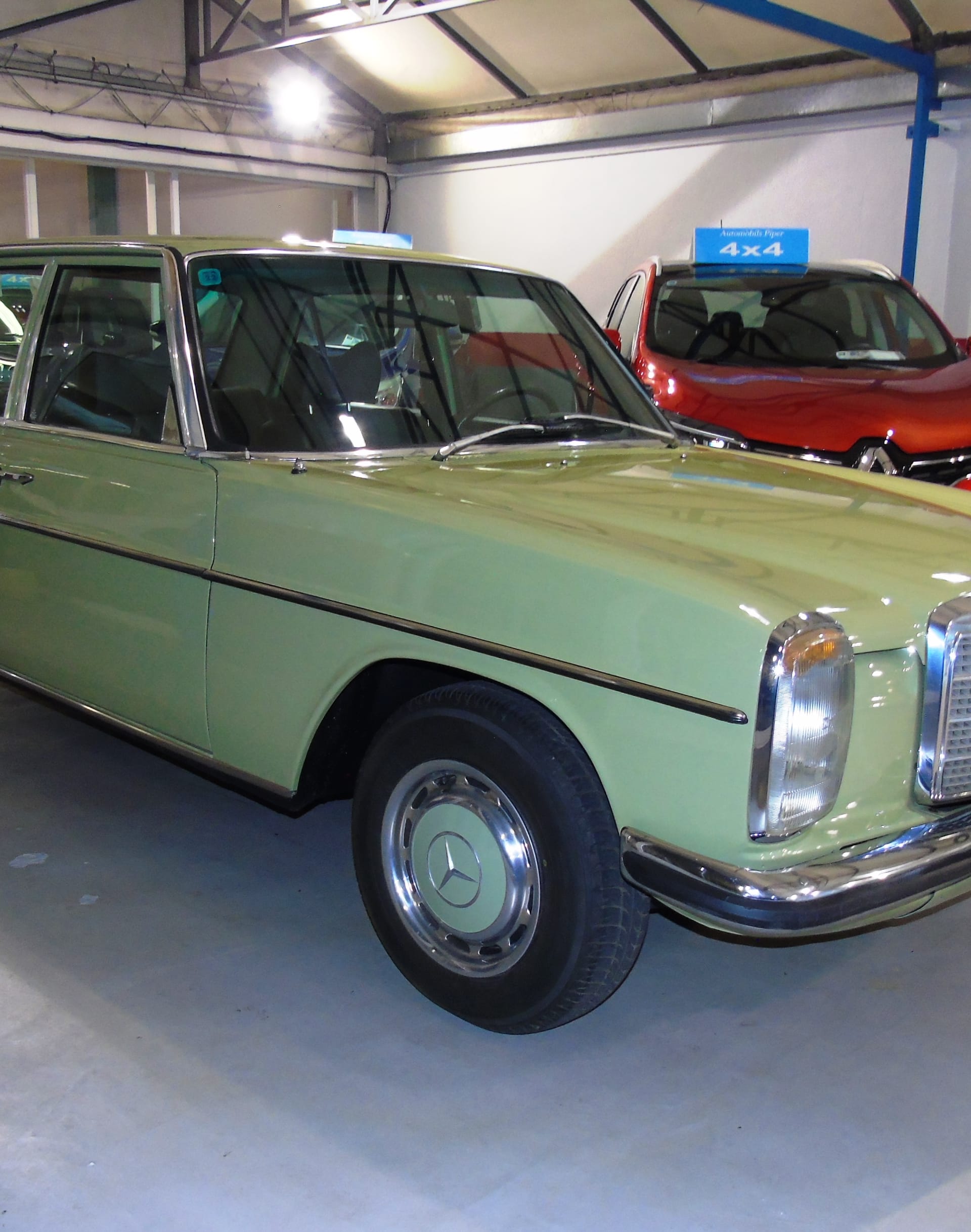 Mercedes-Benz 240 D